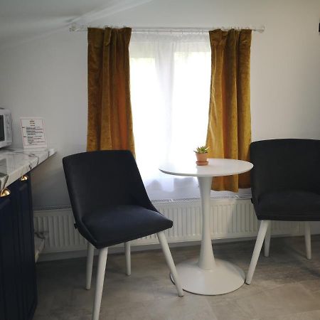Ivy Boutique Apartment Брашов Екстериор снимка